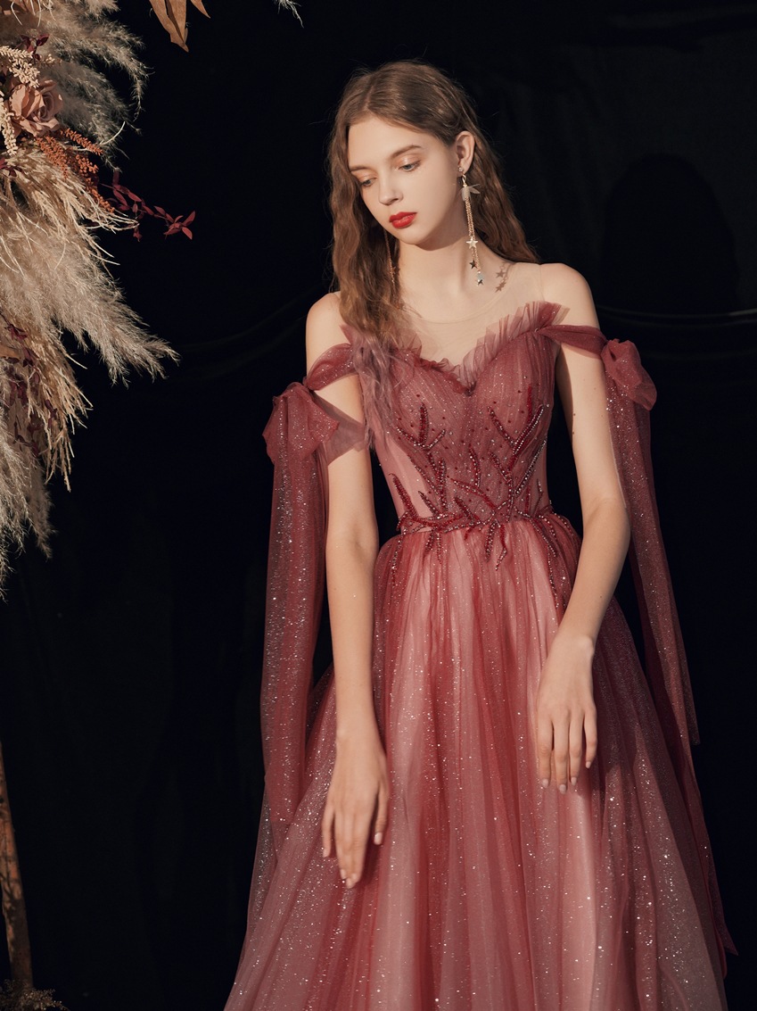 红色敬酒服一字肩新娘长裙仙气晚礼服修身长款大气结婚订婚礼服女