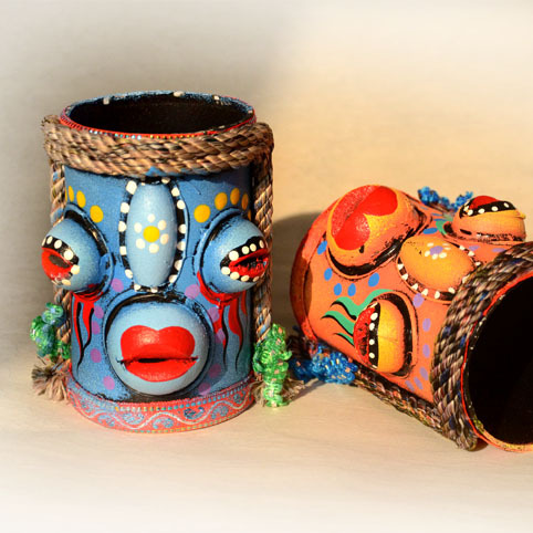 云南少数民族特色工艺品 创意木雕彩绘笔筒 丽江大理东巴家居摆件