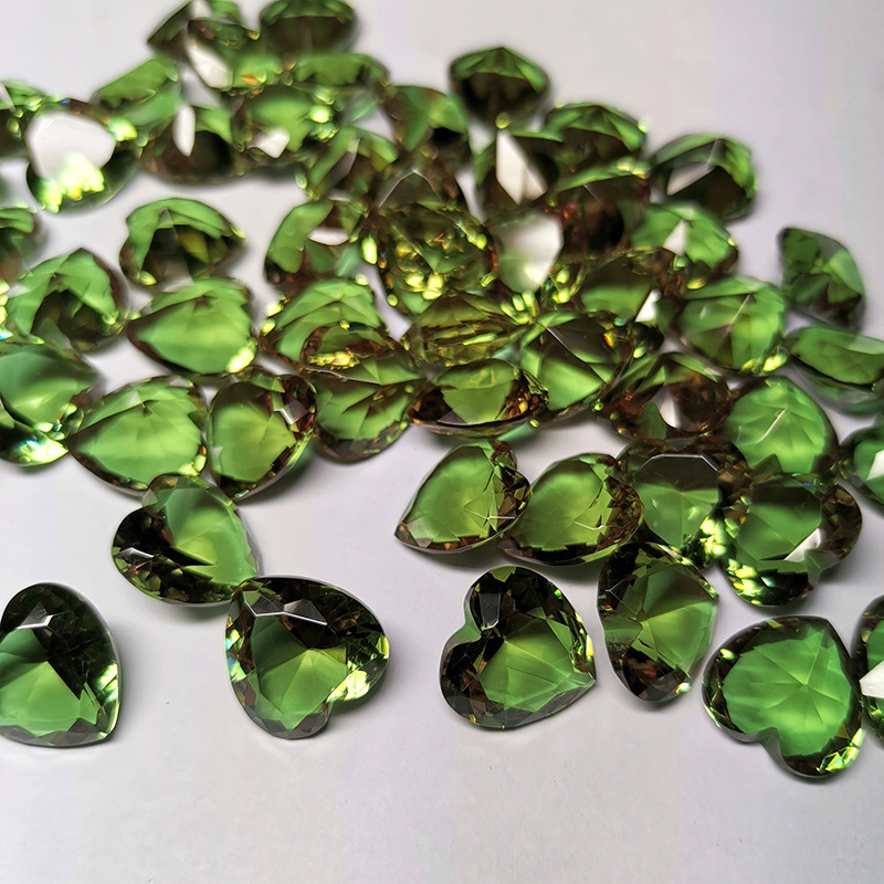 心形变色石 合成水铝石裸石 亚历山大变石 桃心形水铝石裸石现货