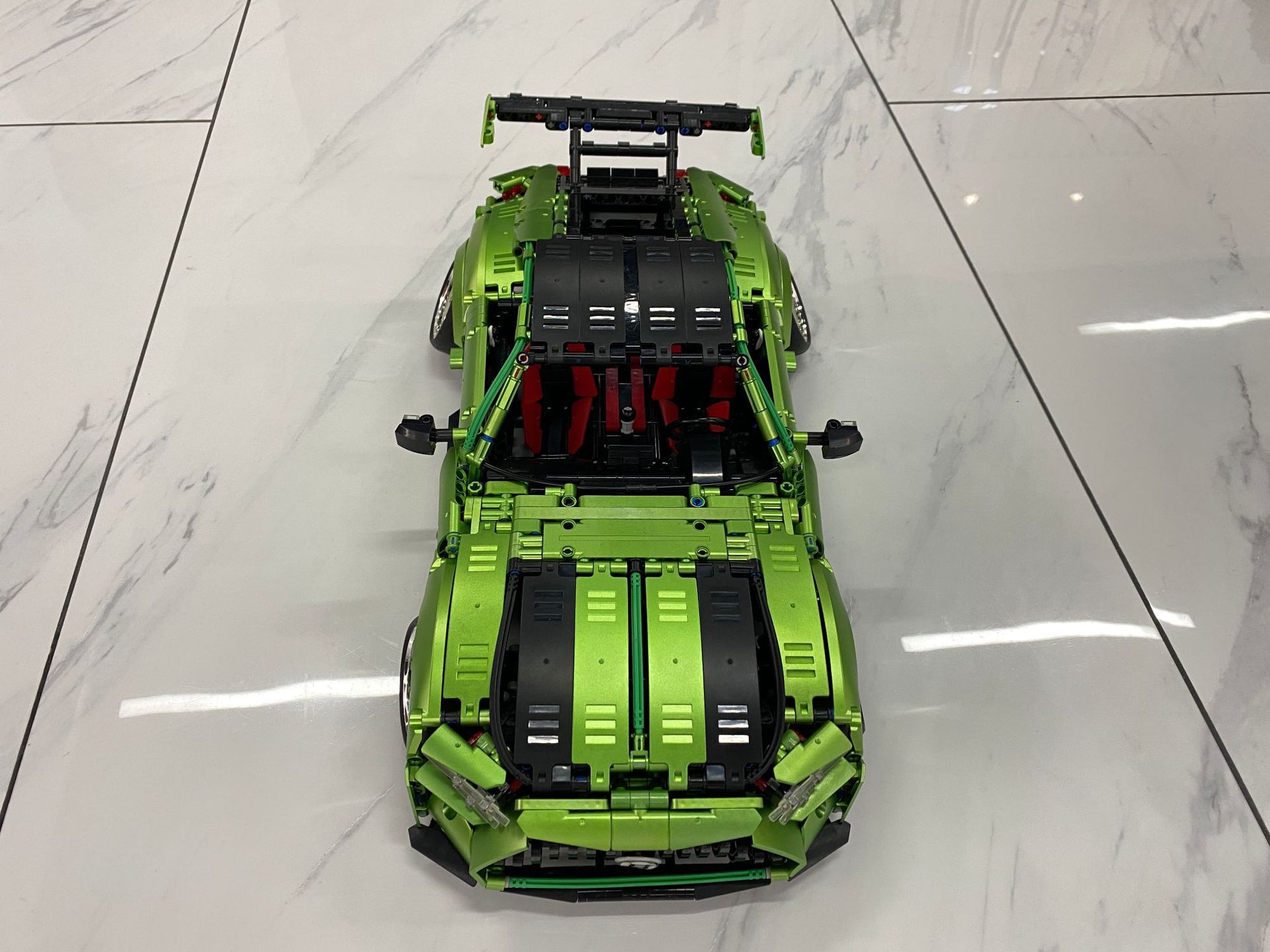 泰高乐t5019amg电镀遥控低趴跑车拼装模型男女孩兼容乐高积木玩具