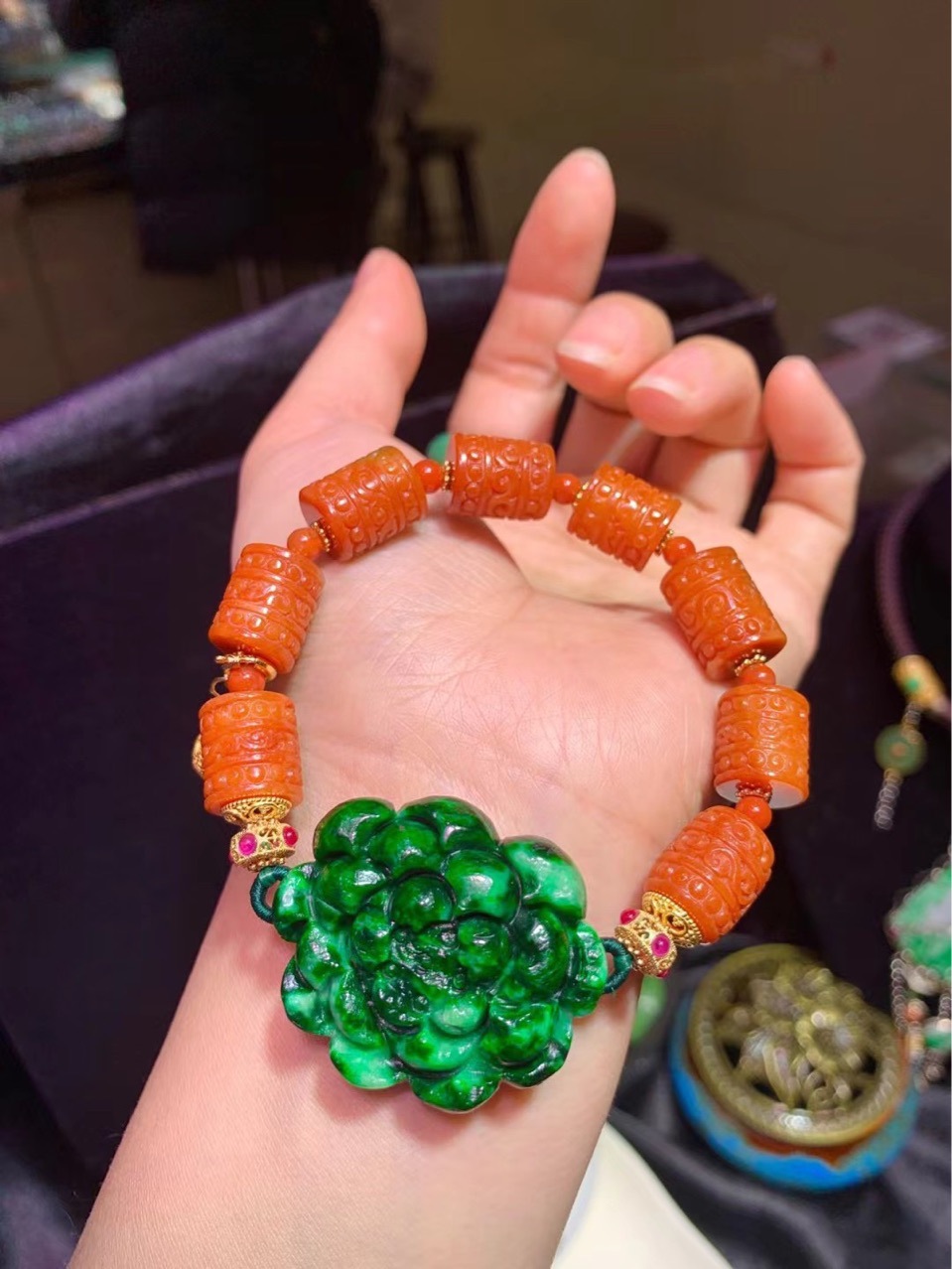 天然a货翡翠红翡手链 复古雕刻 颜色艳丽 有种有色 缅甸老种老料