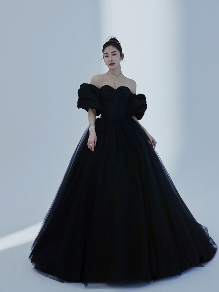 2022新款影楼摄影服装复古赫本拖尾黑婚纱抹胸情侣写真形象照礼服