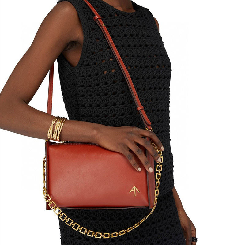 马努新款链条腋下包 牛皮箭头包圆筒包单肩包 欧美外贸真皮女包