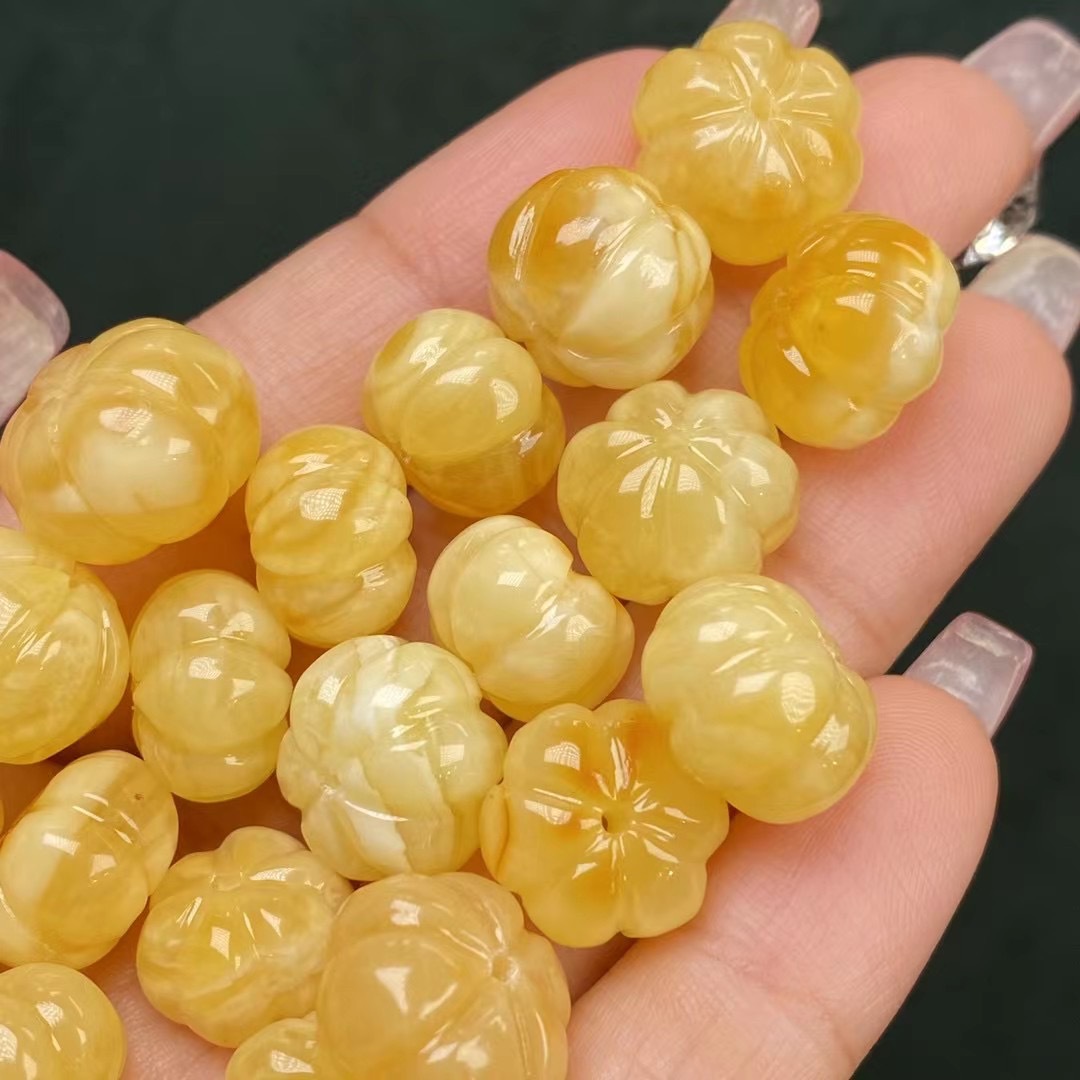 天然蜜蜡妖白南瓜珠配饰 俄料蜜蜡精雕瓜珠散珠diy挂件文玩 直销