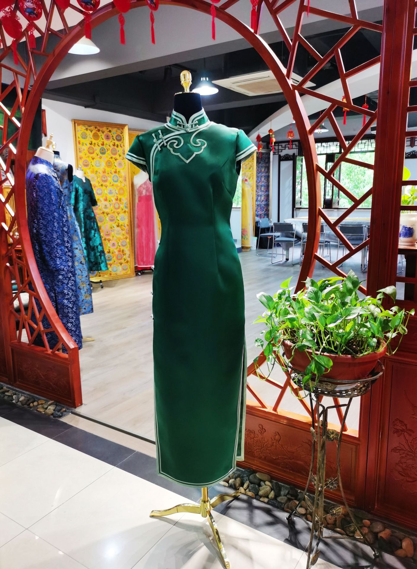 南京云锦旗袍-南京云锦旗袍厂家,品牌,图片,热帖-阿里巴巴