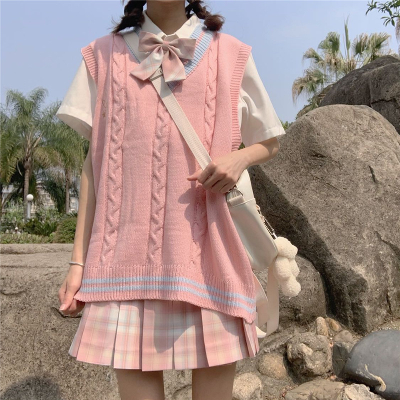 日系甜美软妹少女jk马甲粉色刺绣宽松小个子学生v领针织毛衣背心