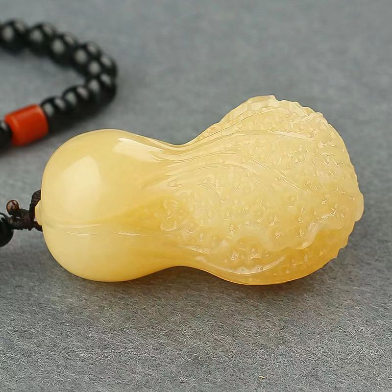 天然米黄玉白菜手把件玉石貔貅龙龟手把件直播文玩玉器手抓件批