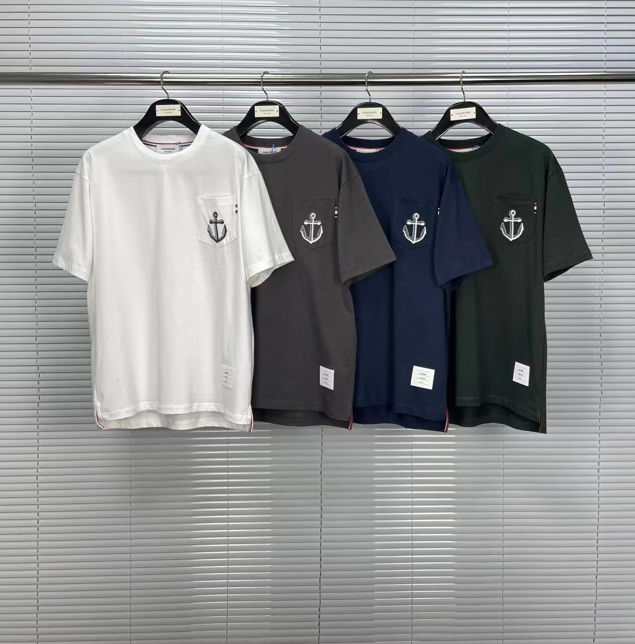 厂家直营tb夏季船锚刺绣口袋宽松短袖t恤男潮流绣标开衩圆领半袖