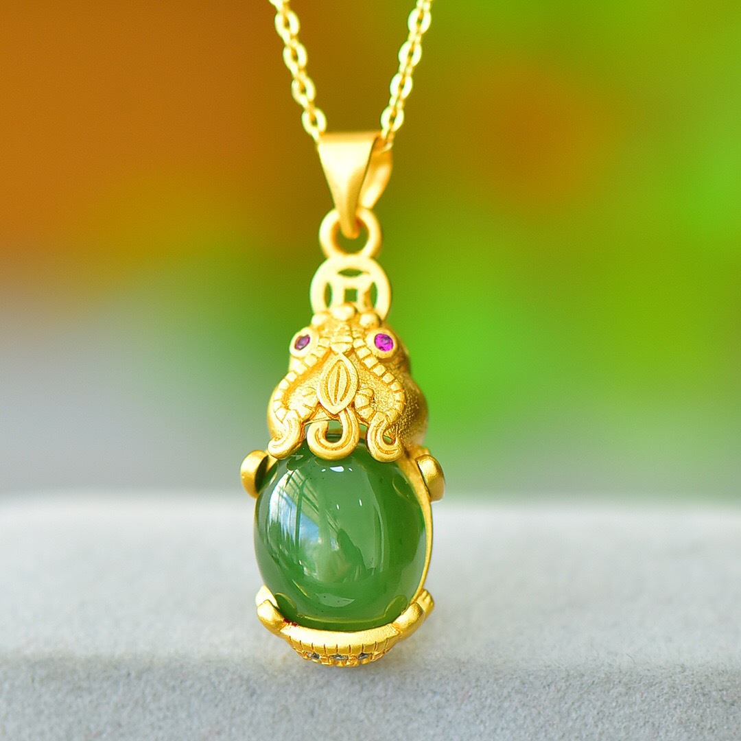 铜镀金镶嵌新疆和田玉碧玉椭圆蛋面吊坠个性招财貔貅女款玉坠项链