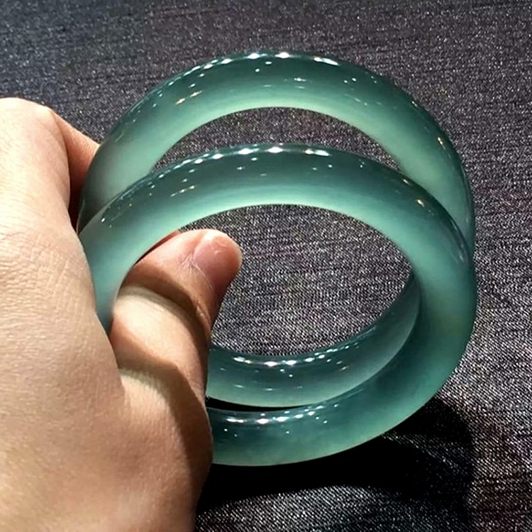 翡翠手镯冰种圆条飘花手镯玻璃种天然贵妃a货晴水绿缅甸玉手镯子