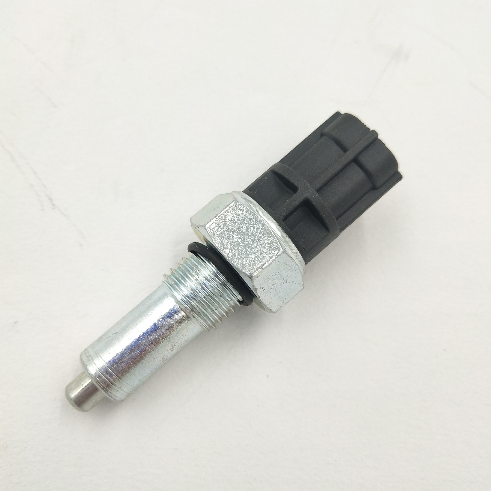 适用于 铃木 倒车灯开关 37610-76g10