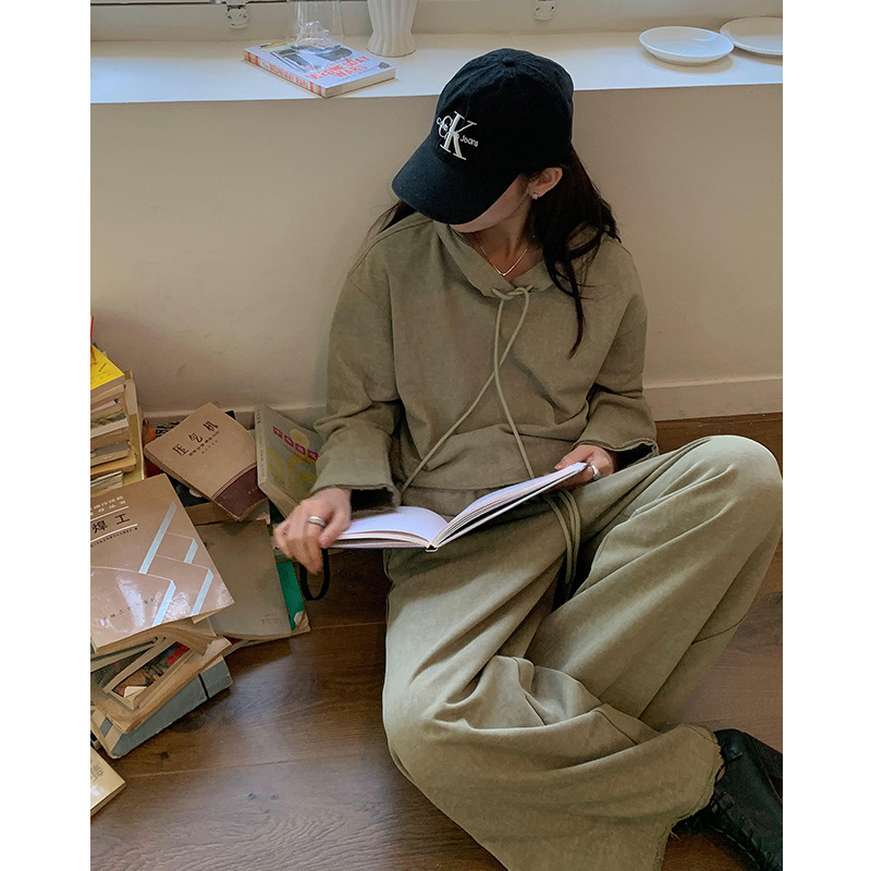 万为 高级感炒色毛边露腰上衣女2024春季新款短款连休闲帽卫衣056