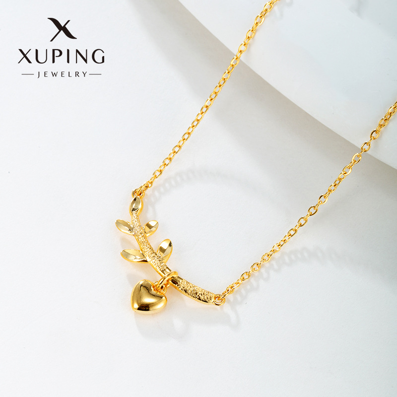 Xuping Jewelry Alloy Frosted Leaves Love Pendant Necklace for Women Minority Fashion Temperament Clavicle Chain Ornament Wholesale