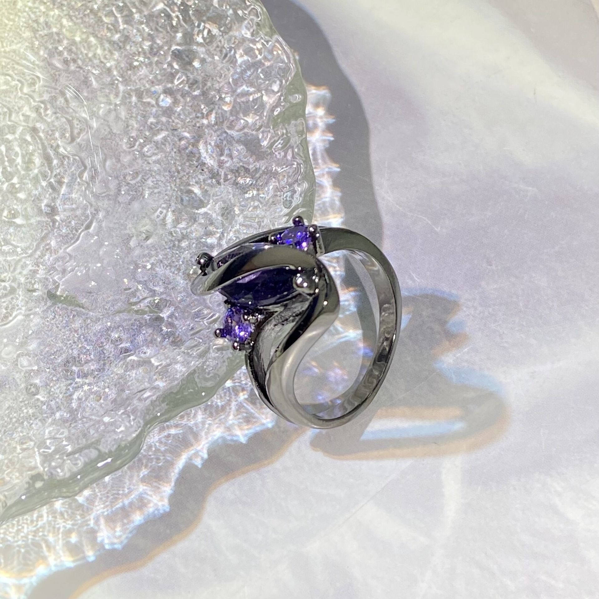 tiktok直播蓝宝石马眼戒指女黑金电镀手饰欧美热卖sapphire rings