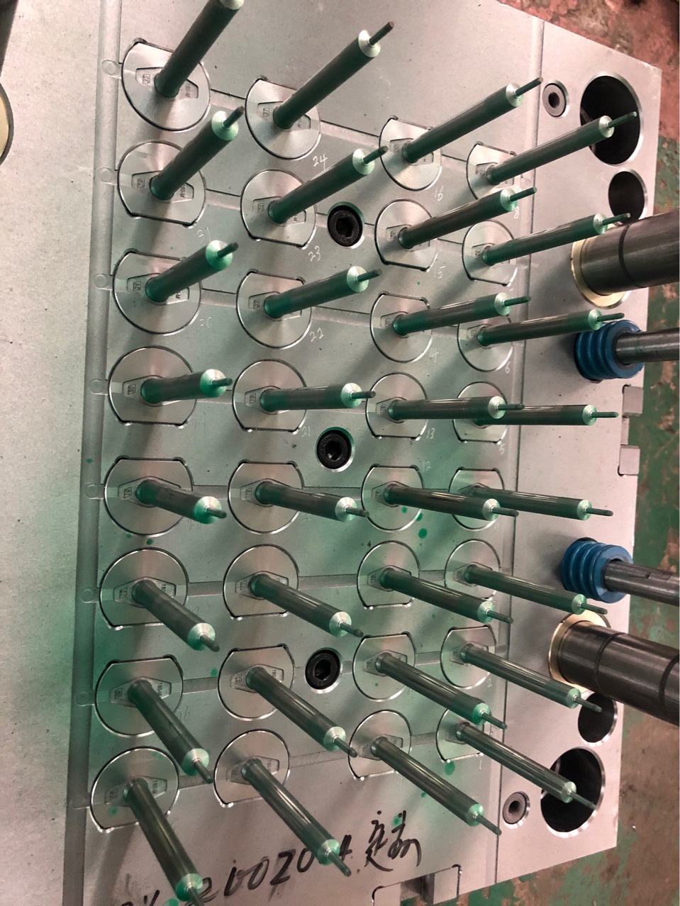 5ml螺口直口针筒注射器模具