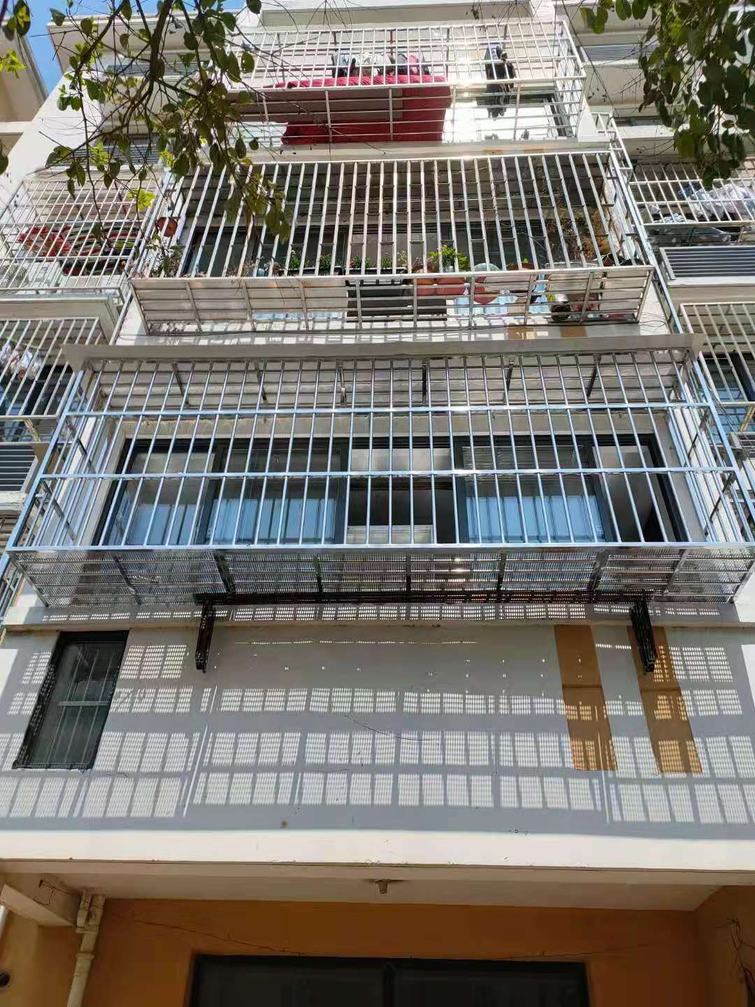 深圳不锈钢防盗窗网防护栏304飘窗窗户同城上门测量安装厂价直销