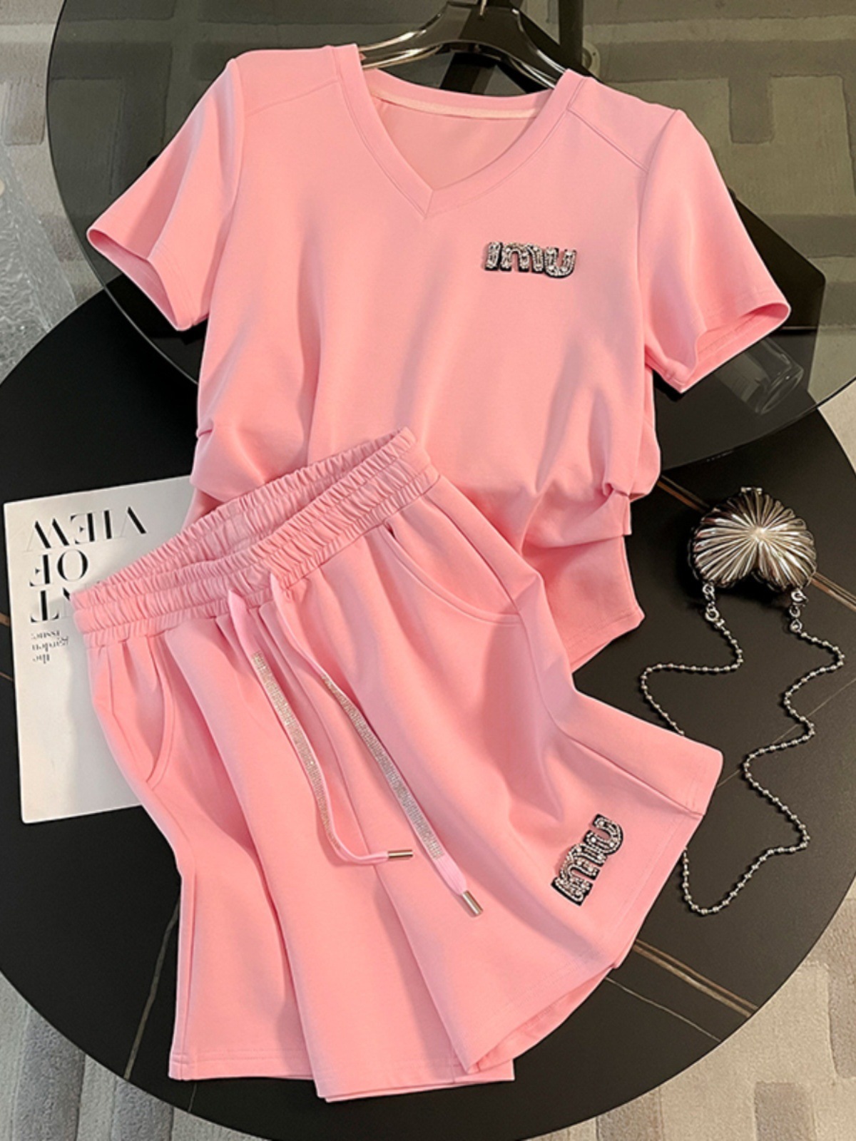 粉色休闲运动套装女夏2023新款宽松洋气减龄小个子短袖短裤两件套