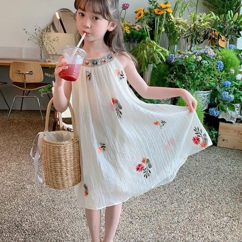 夏季2024新款度假风沙滩公主裙刺绣吊带韩版洋气小女孩女童连衣裙