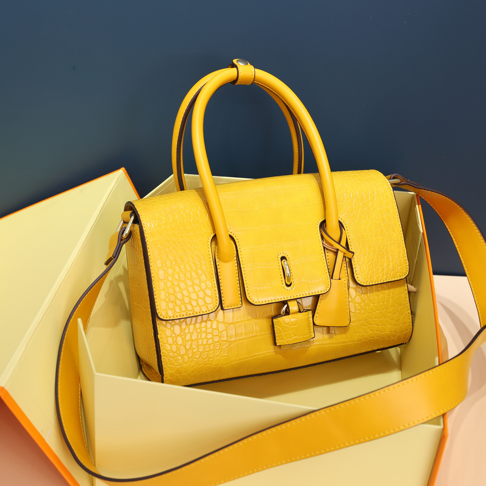 【首页送红包】包包女手提包阳光牧场 少女设计单肩腋下包木耳边-报价