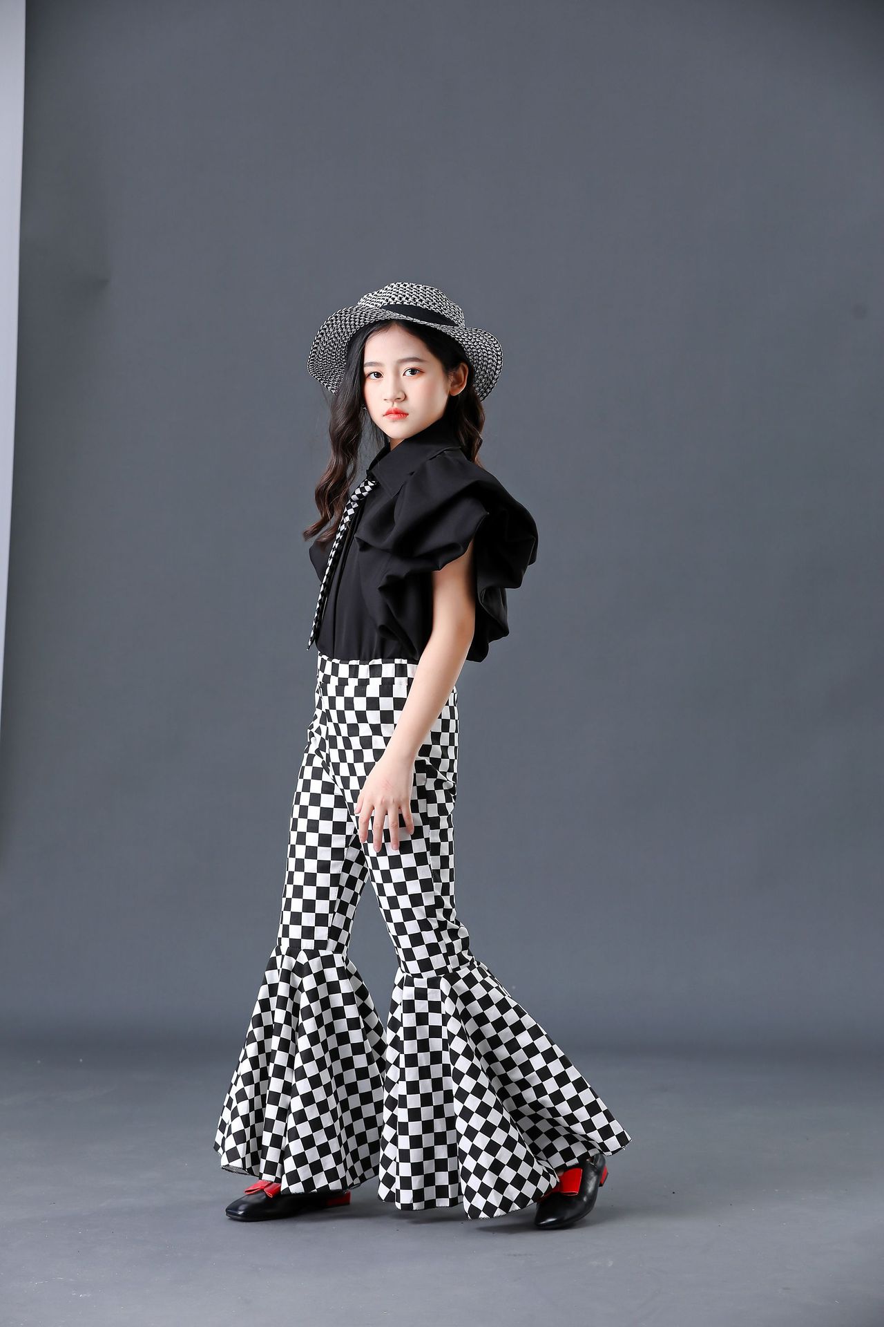 女童复古港风喇叭裤儿童t台走秀潮服个性机车服摇滚风时尚演出服