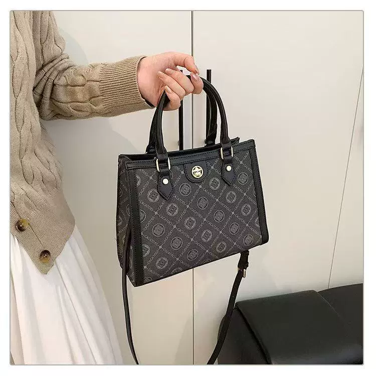 新款高级感时尚百搭单肩斜挎包大容量小众轻奢通勤手提托特包