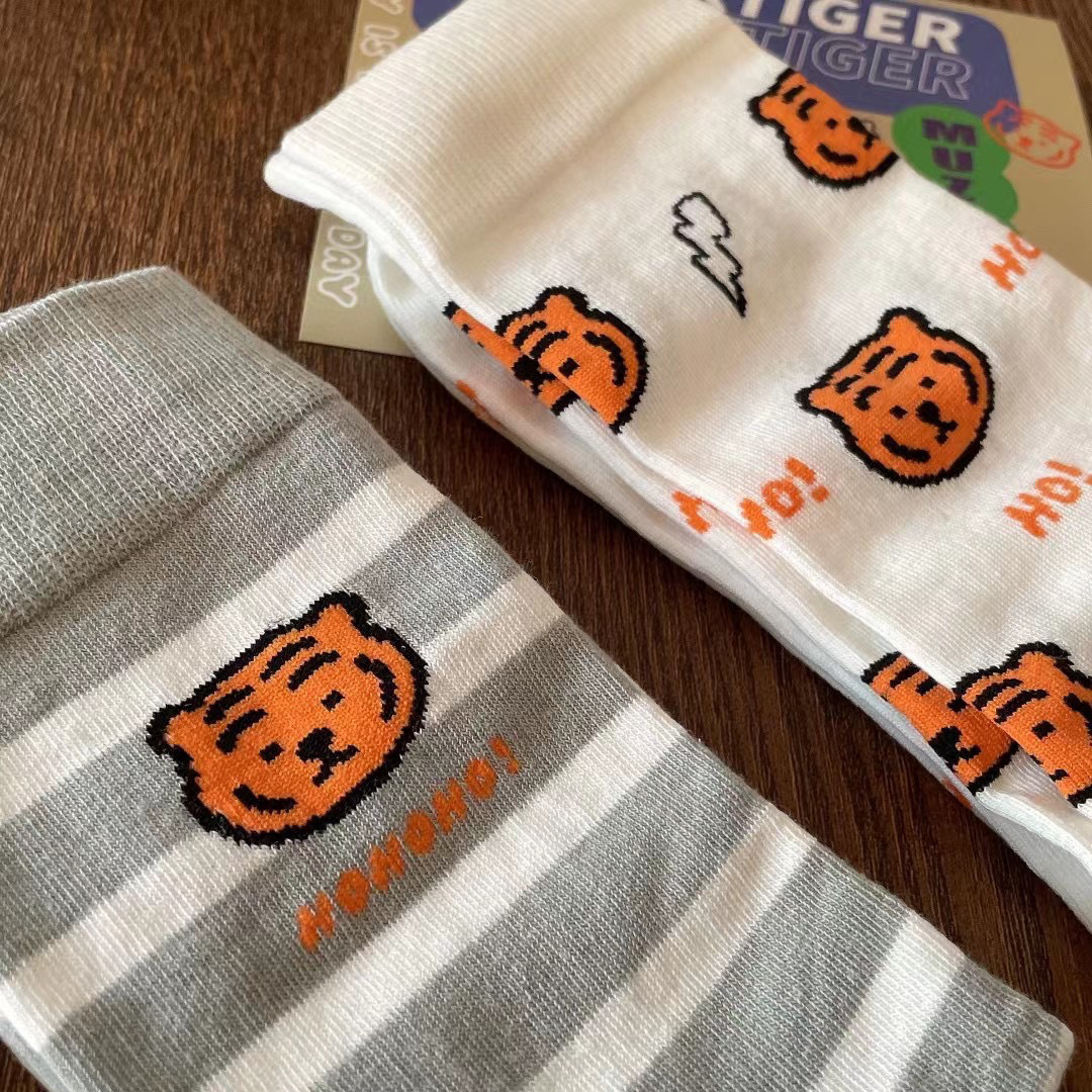 caramella卡拉美拉联名春秋款老虎袜中筒袜子纯棉虎年情侣潮袜男