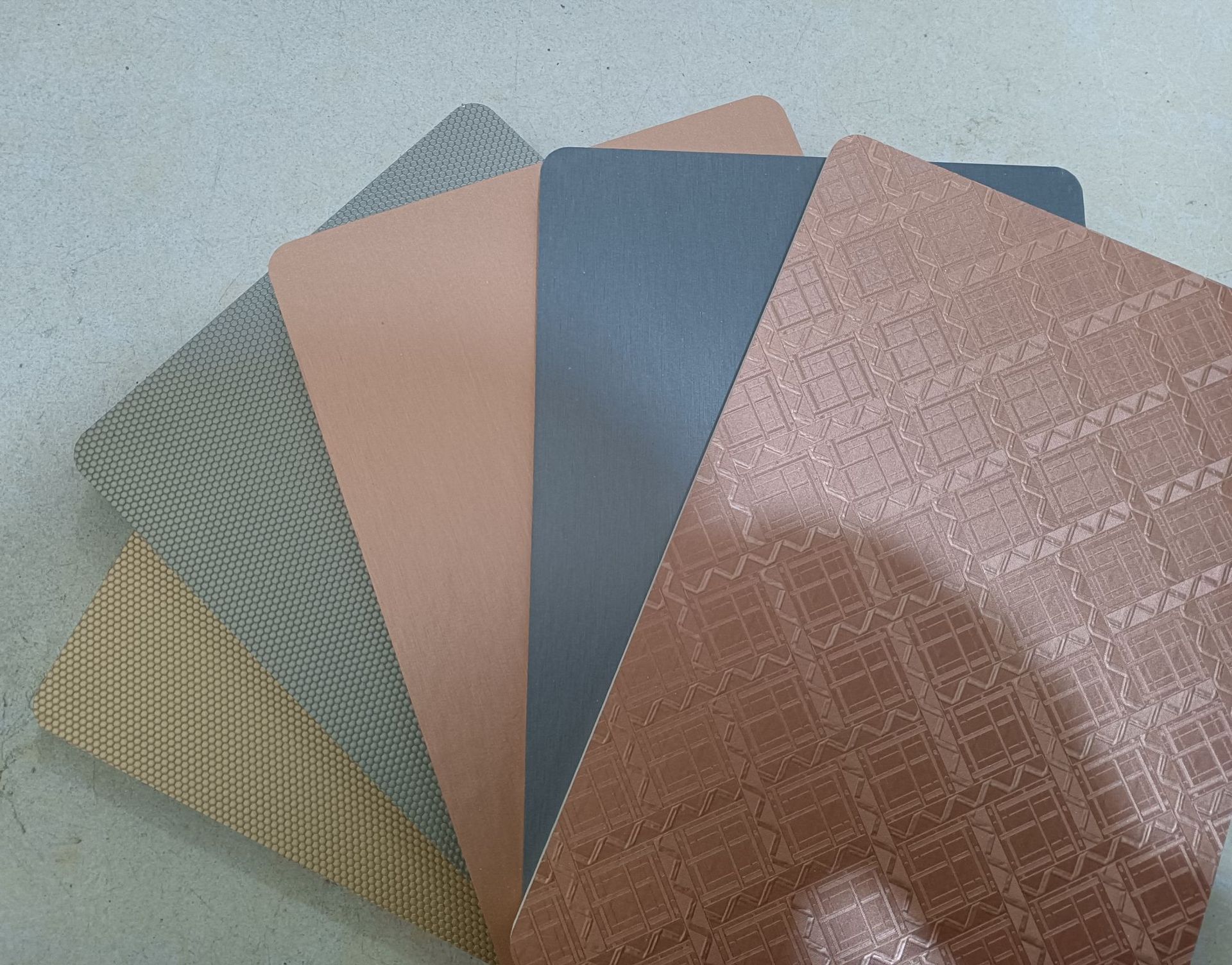 质感金属木饰面 竹木纤维竹炭pet免漆饰面板 网红金属拉丝木饰面