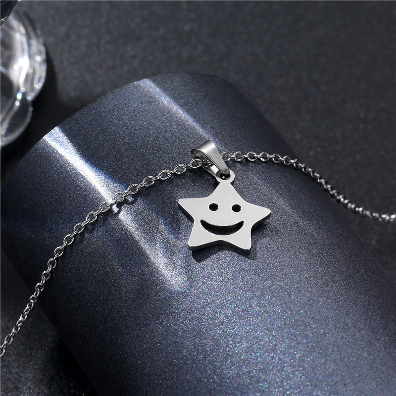 Stainless Steel Ornament Europe and America Cross Border New Smile Expression XINGX Necklace Female Cartoon Smiley Face Pentagram Clavicle Chain