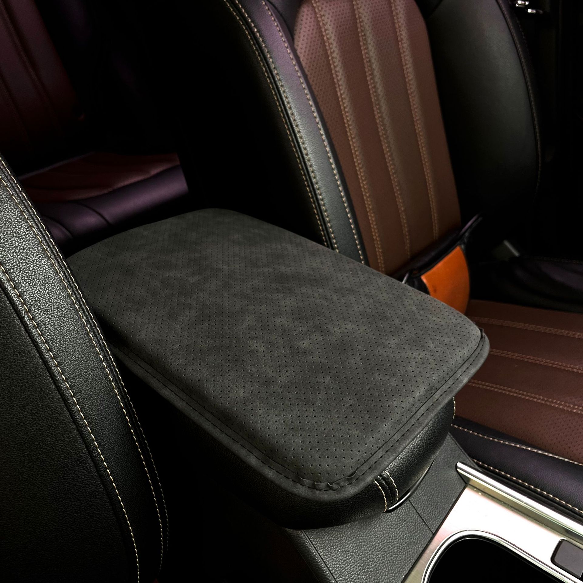 亚马逊新款汽车扶手箱垫翻毛皮防滑中央扶手箱套磨砂手扶箱垫批发