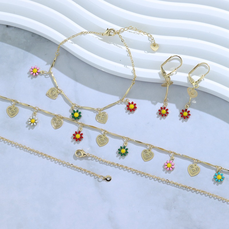 批发欧美时尚珠宝套装三件套女轻奢简约网红花朵心形首饰项链套装