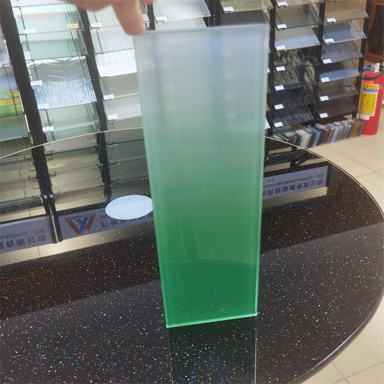 广东供应彩色玻璃工艺钢化夹胶玻璃浴室办公室彩釉渐变玻璃批发