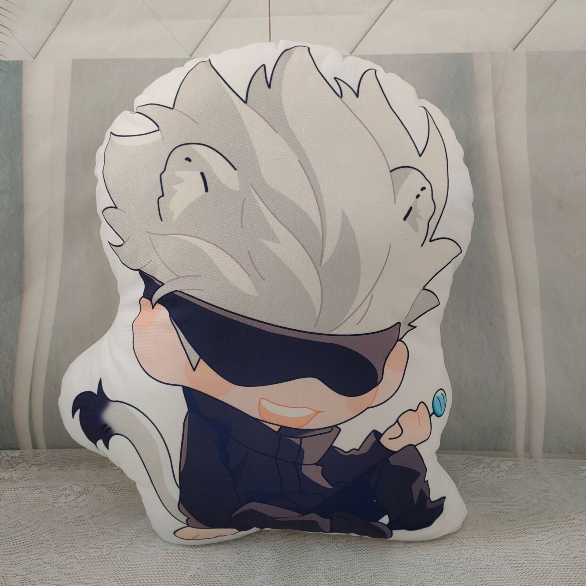 动漫周边咒术回战毛绒抱枕五条悟伏黑惠虎杖仁然靠垫坐垫玩具定制