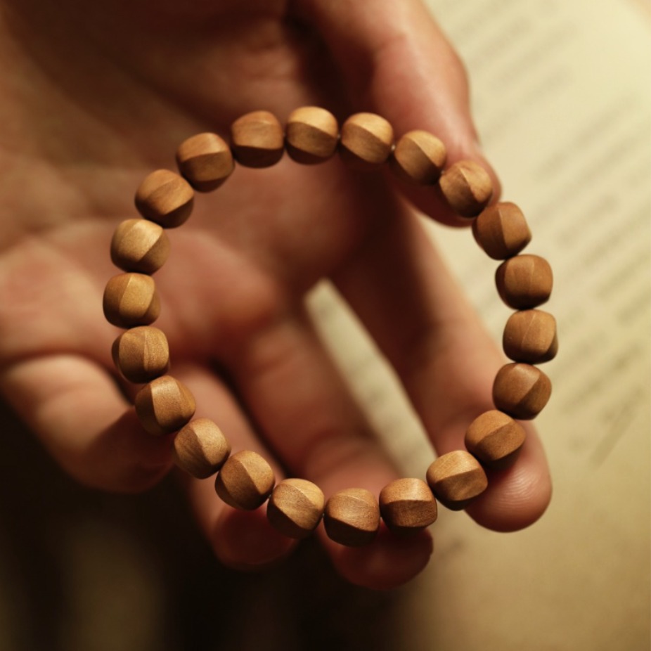 精工扭花-印度正区迈索尔老山檀香文玩直播寺庙手串专供旅游景区