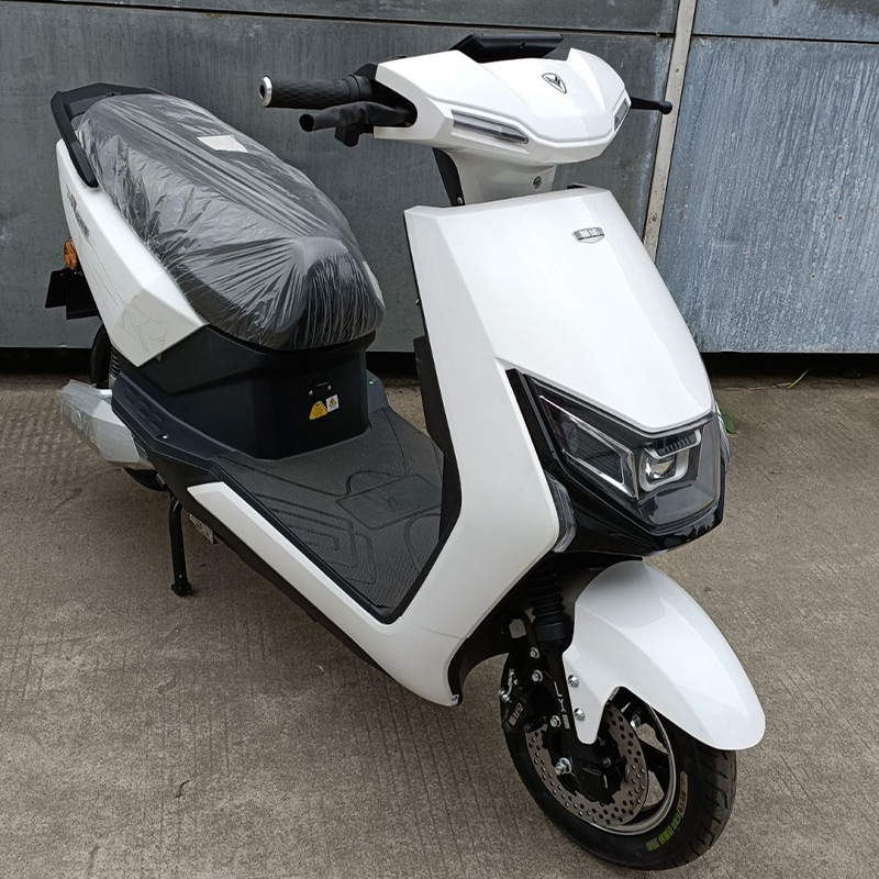 高速电动车成人两轮踏板高速电摩外卖踏板极速电瓶车电动摩托车