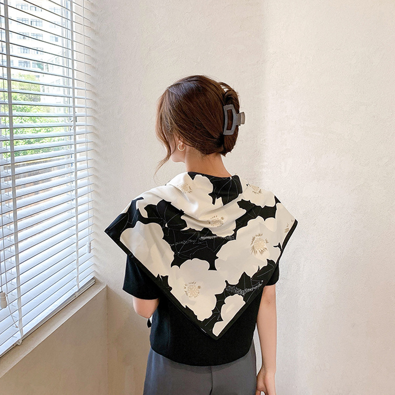 Summer New 90 Twill Large Kerchief Floral Emulation Silk Scarf Versatile Retro Black and White Decorative Headscarf for Women