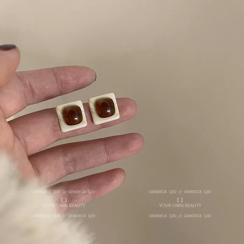 925 Silver Needle Maillard Coffee Color Tiger Eye Stone Earrings Female Niche High Sense Earrings Ins Light Luxury Autumn and Winter Ear Jewelry