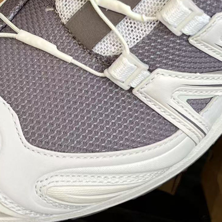 ——————————0010930042 萨家XA PRO 3D户外徒步鞋