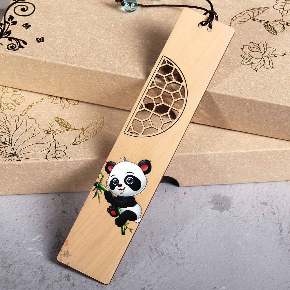 彩绘黄杨木熊猫书签 黄杨木镂空书签 熊猫文创纪念品 可刻字logo