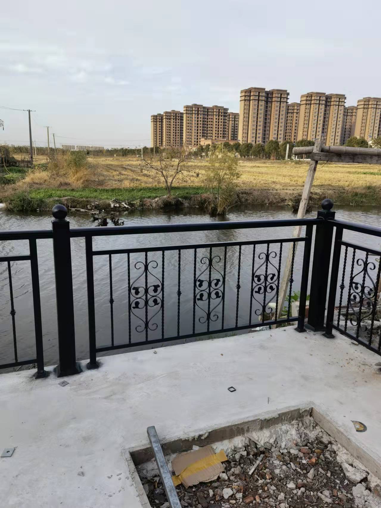 0成交0米厂家提供 别墅铁艺扶手栏杆 锻造铁艺楼梯扶手 欢迎咨询相