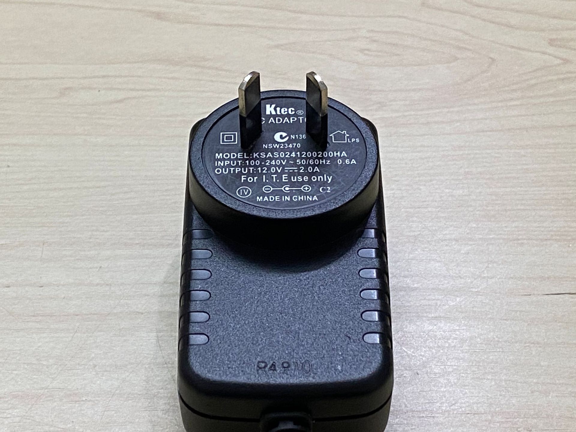 12v电源 ac/dc adapter 稳压电源 hr-1202a 12v 2a电源适配器澳规