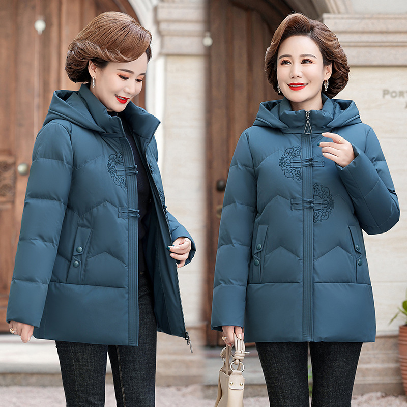 正品牌专柜新款中老年人羽绒服女装妈妈装短款加厚保暖奶奶秋冬装