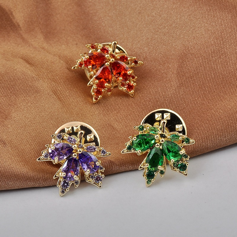 European and American Fashion New Style Micro Inlaid Zircon Maple Brooch Senior Sense Volkswagen Versatile Pin Coat Overcoat Ornament