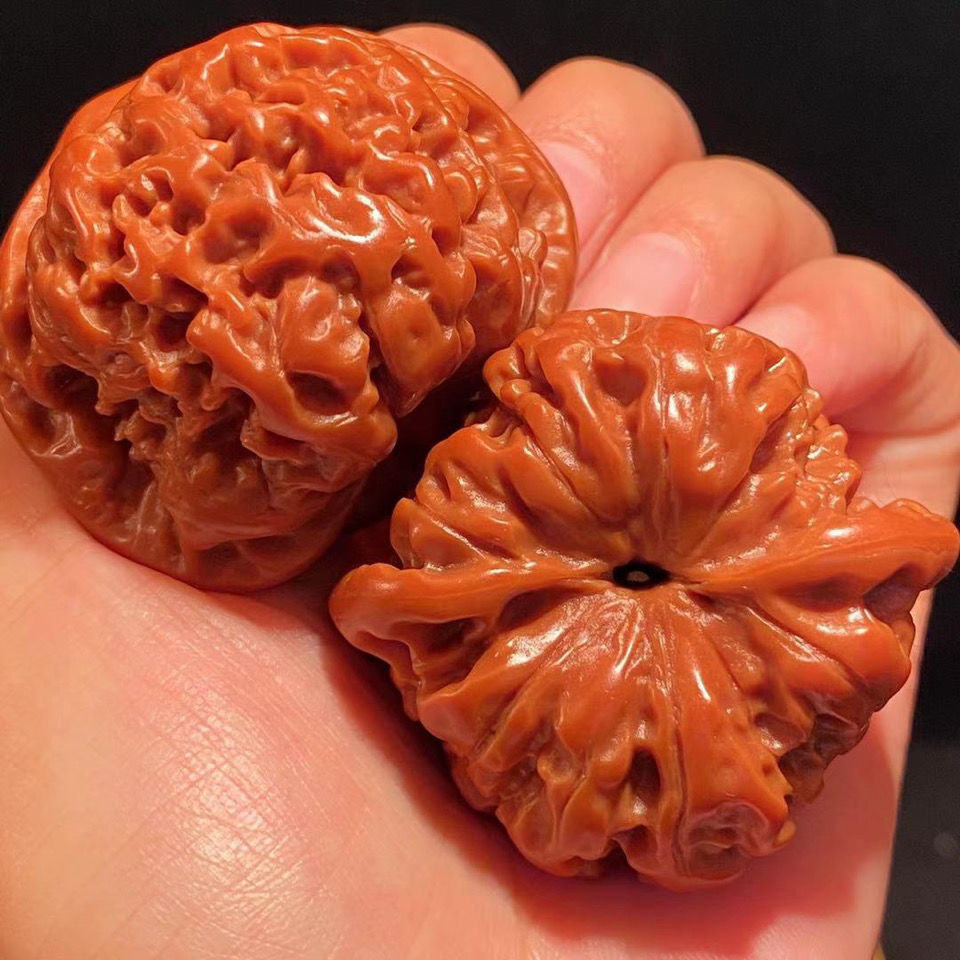 文玩核桃麒麟纹官帽四座楼白狮子苹果园野生小众蛤蟆头门墩完美