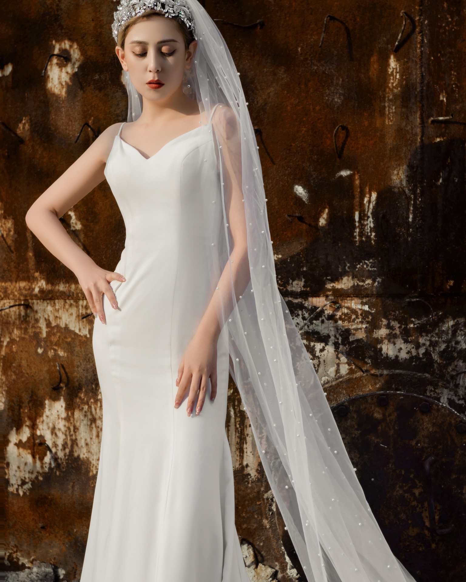 优拉潘 唯美珍珠头纱新品 手工钉珠新娘婚长款拖尾头纱可定制 v10