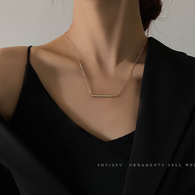 Light Luxury Minority Butterfly Necklace Female Clavicle Chain Long Wild Minimalist Hip Hop Pendant Chain Fashion Brand Necklace Accessories