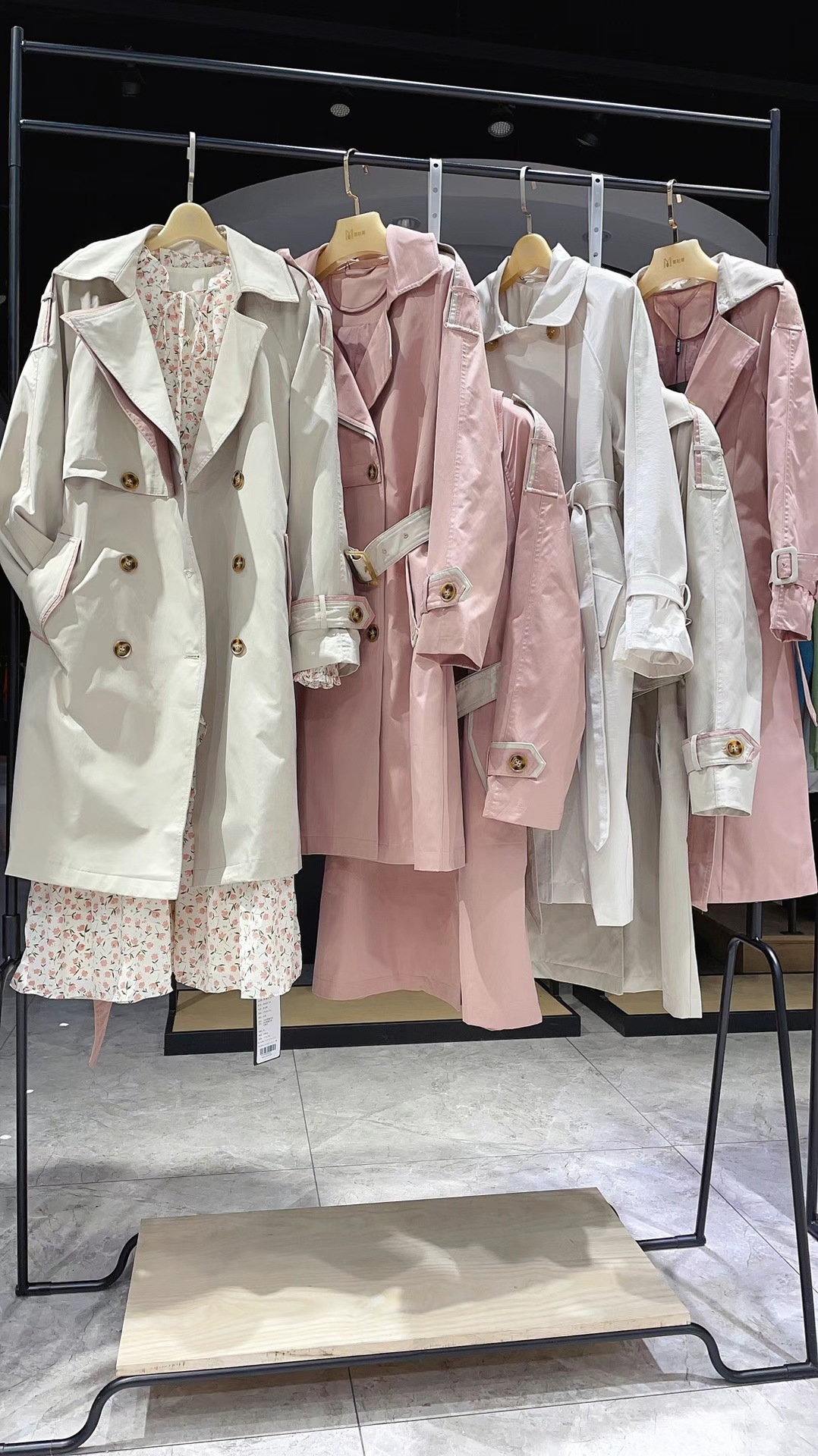 mili设计师风衣外套高端品牌女装折扣批发深圳南油女装西装尾货