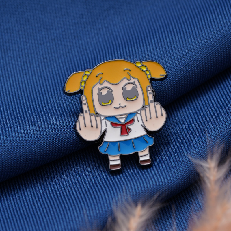 日本动漫同人 pop子和pipi美的日常中指恶搞胸针合金装饰品徽章