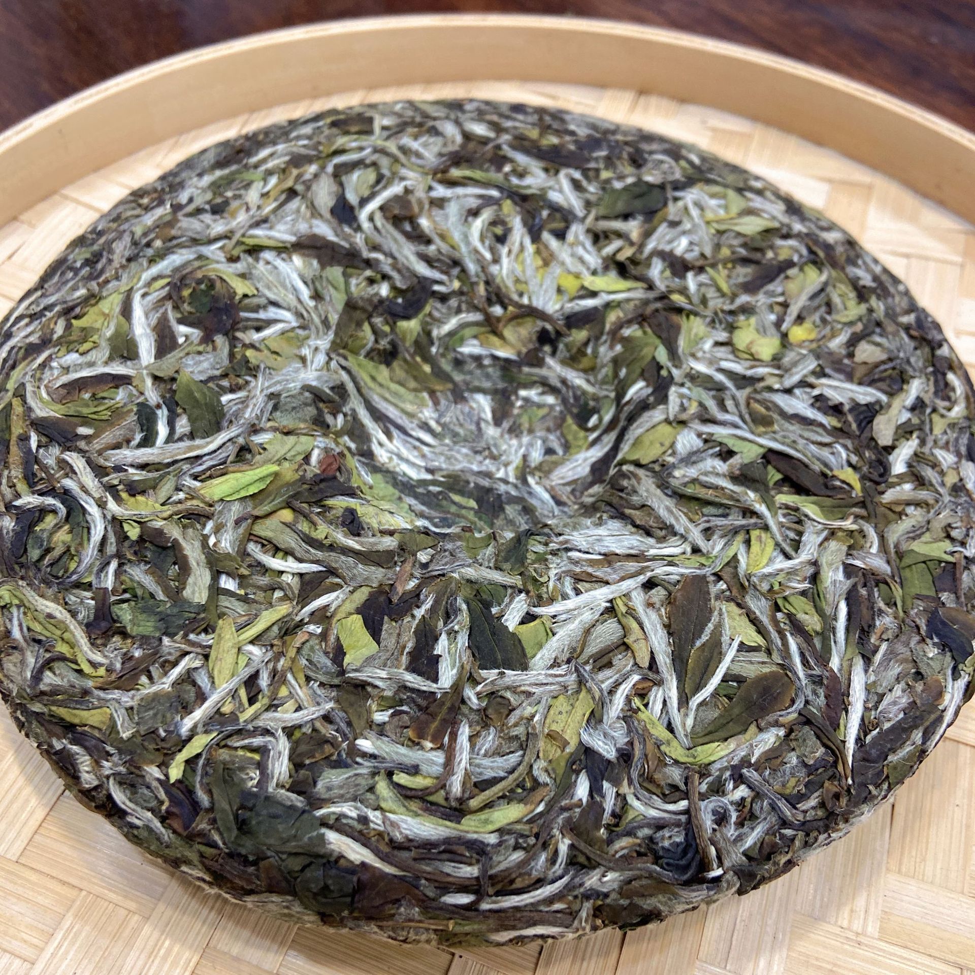 2021年福鼎白牡丹王茶饼白茶饼300g厂家批发