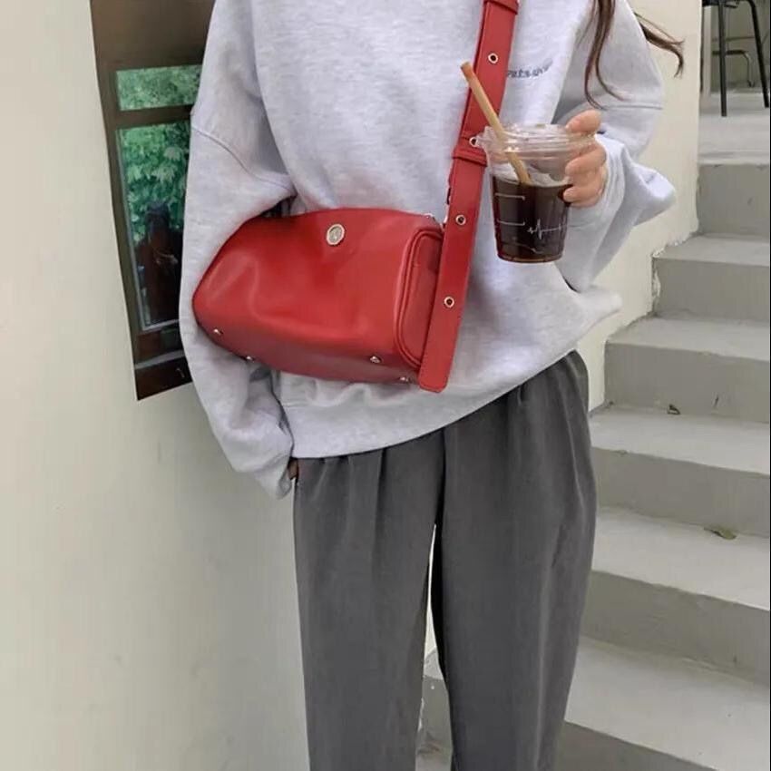 肥菲自制今年流行红色包包女2021新款韩国ins小众质感斜挎包-阿里巴巴