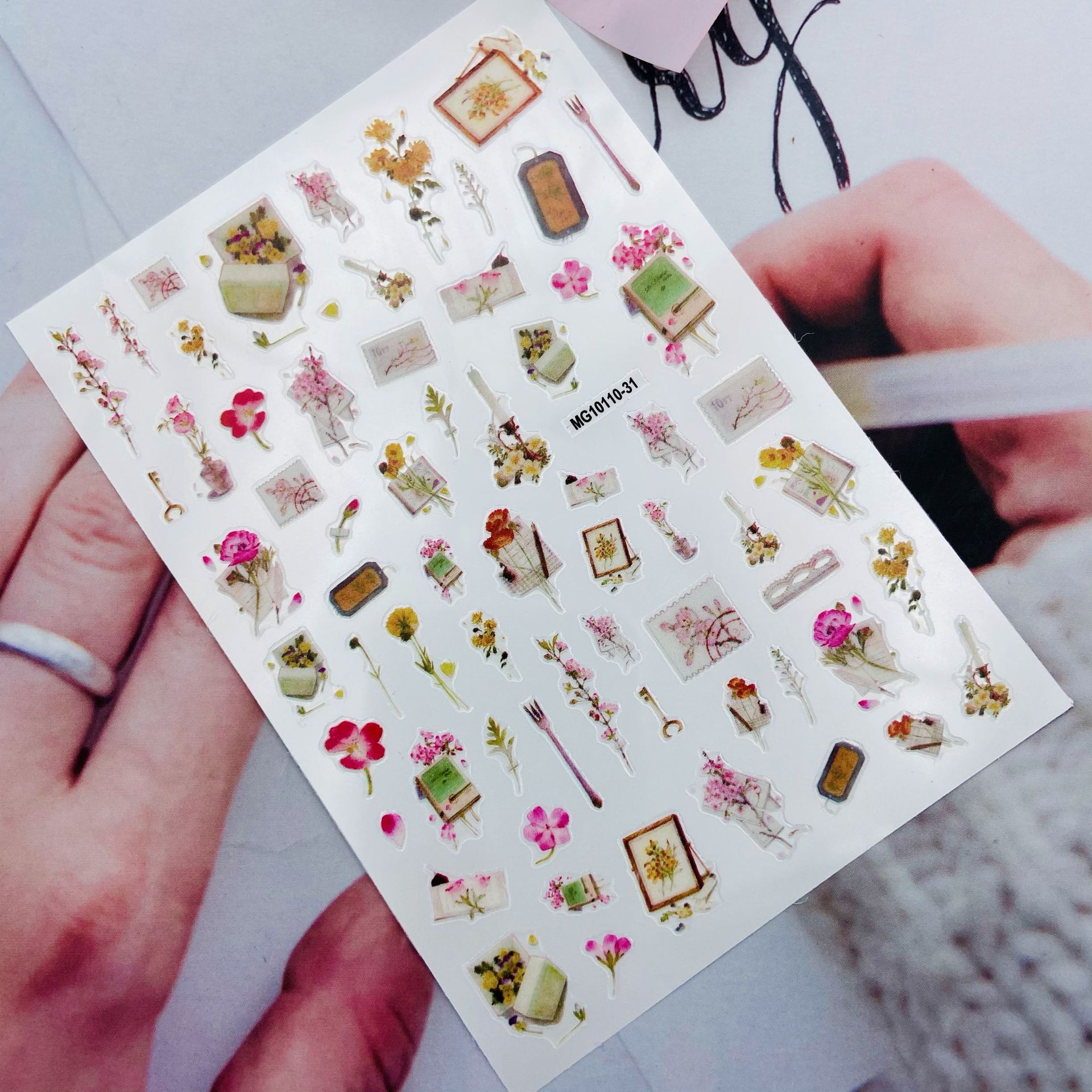 diy日式美甲贴纸薄透背胶美甲贴纸 春日花朵与蝴蝶批发厂家直供